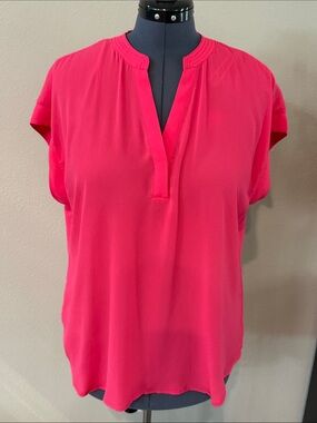 Cynthia Steffe Bright Pink Split-Neck Cap Sleeve Blouse